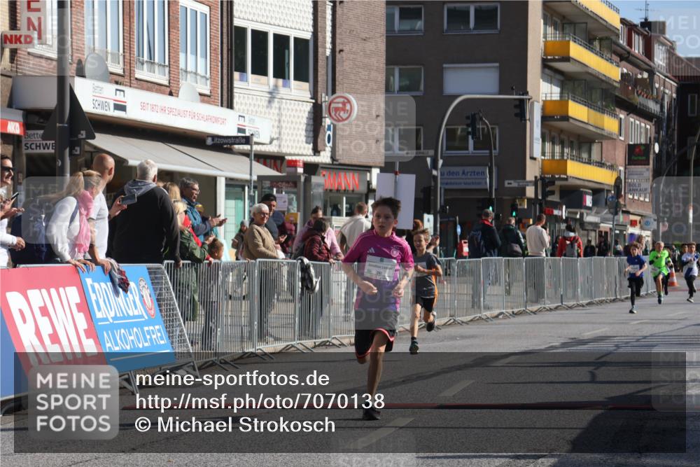 15.09.2024 - PSD Bank Halbmarathon Michael Strokosch http://msf.ph/oto/7070138 15.09.2024 10:26:06 Ziel 20, 98, 181, 240, 242 meine-sportfotos.de