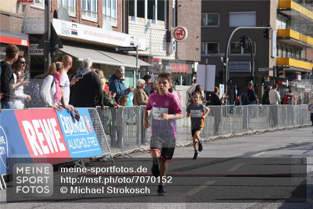15.09.2024 - PSD Bank Halbmarathon Michael Strokosch http://msf.ph/oto/7070152 15.09.2024 10:26:07 Ziel 20, 144, 181, 240, 242 meine-sportfotos.de