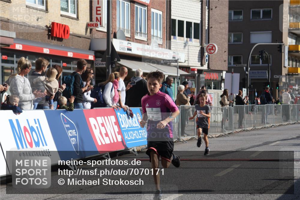 15.09.2024 - PSD Bank Halbmarathon Michael Strokosch http://msf.ph/oto/7070171 15.09.2024 10:26:08 Ziel 9, 20, 88, 144, 181, 240, 242, 295 meine-sportfotos.de