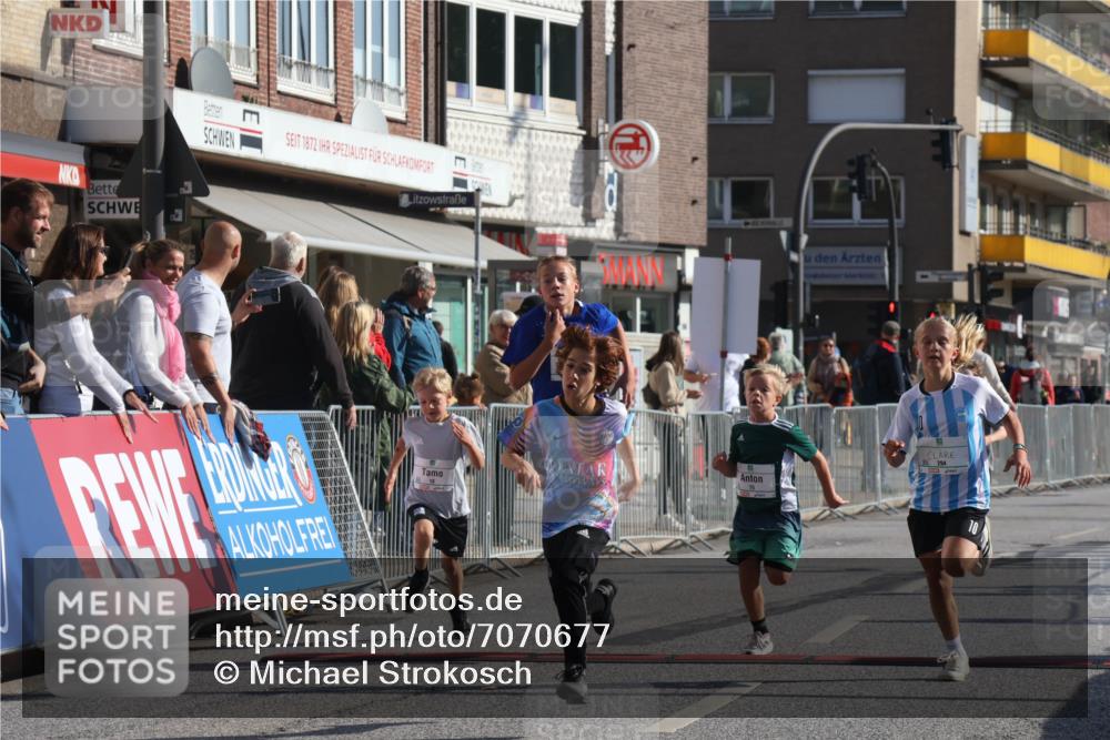 15.09.2024 - PSD Bank Halbmarathon Michael Strokosch http://msf.ph/oto/7070677 15.09.2024 10:27:00 Ziel 18, 42, 69, 75, 82, 167, 198, 210, 270, 284, 294 meine-sportfotos.de