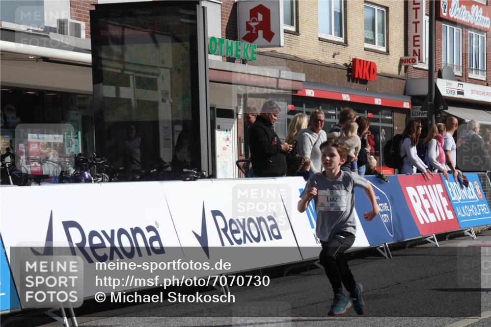 15.09.2024 - PSD Bank Halbmarathon Michael Strokosch http://msf.ph/oto/7070730 15.09.2024 10:27:04 Ziel 18, 42, 69, 75, 82, 136, 167, 198, 210, 270, 294 meine-sportfotos.de