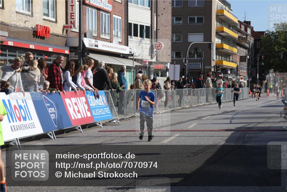 15.09.2024 - PSD Bank Halbmarathon Michael Strokosch http://msf.ph/oto/7070974 15.09.2024 10:27:28 Ziel 8, 48, 122, 125, 139, 159, 174, 204, 219, 233, 272 meine-sportfotos.de