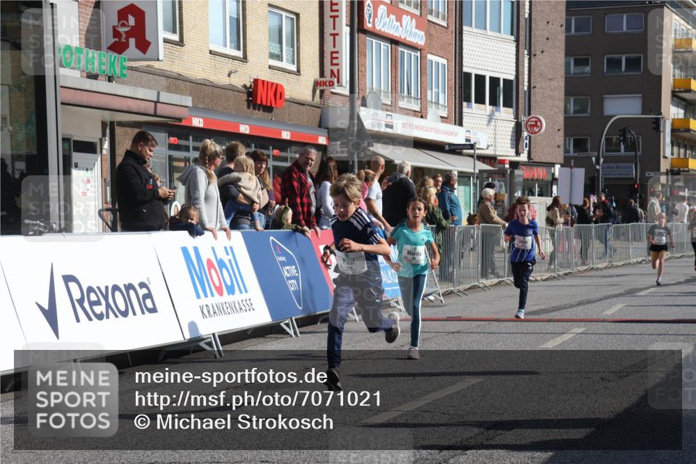 15.09.2024 - PSD Bank Halbmarathon Michael Strokosch http://msf.ph/oto/7071021 15.09.2024 10:27:34 Ziel 8, 37, 73, 101, 103, 122, 125, 159, 174, 204, 233 meine-sportfotos.de