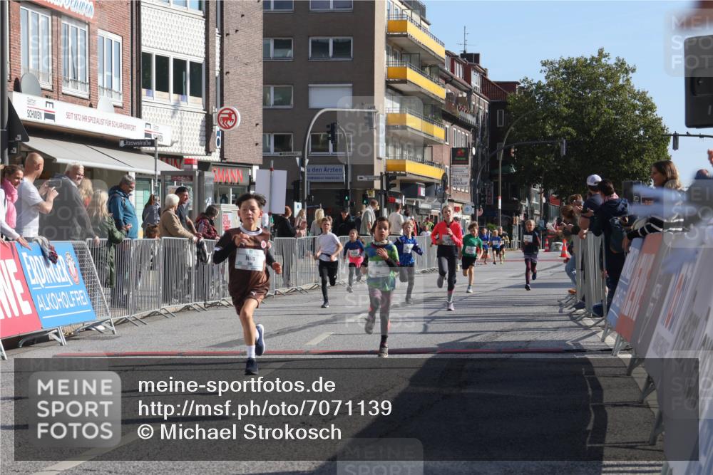 15.09.2024 - PSD Bank Halbmarathon Michael Strokosch http://msf.ph/oto/7071139 15.09.2024 10:27:42 Ziel 27, 28, 37, 73, 101, 103, 108, 125, 128, 138, 159, 204, 249, 261, 296 meine-sportfotos.de