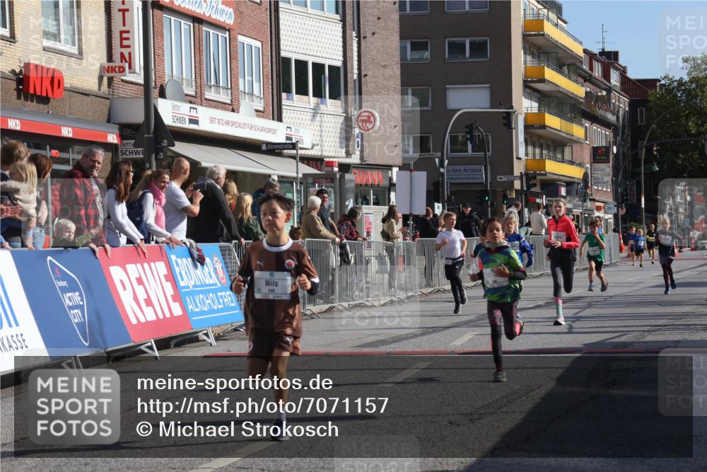 15.09.2024 - PSD Bank Halbmarathon Michael Strokosch http://msf.ph/oto/7071157 15.09.2024 10:27:43 Ziel 27, 28, 37, 73, 101, 103, 108, 125, 128, 138, 159, 204, 247, 249, 261, 296 meine-sportfotos.de