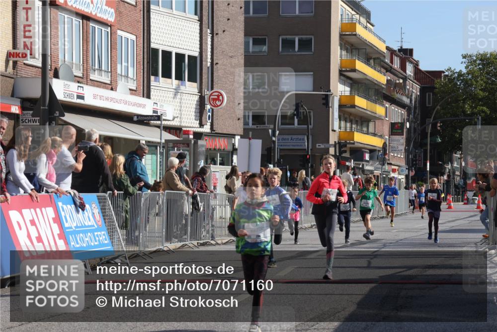 15.09.2024 - PSD Bank Halbmarathon Michael Strokosch http://msf.ph/oto/7071160 15.09.2024 10:27:44 Ziel 27, 28, 37, 73, 101, 103, 108, 125, 128, 138, 159, 204, 247, 249, 261, 296 meine-sportfotos.de