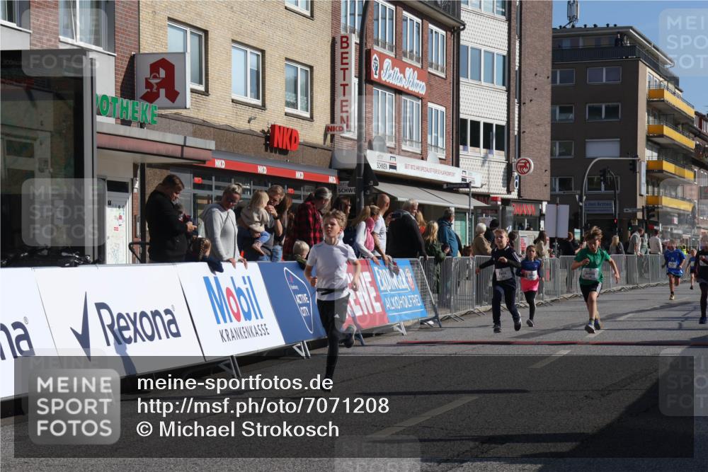 15.09.2024 - PSD Bank Halbmarathon Michael Strokosch http://msf.ph/oto/7071208 15.09.2024 10:27:47 Ziel 27, 28, 37, 73, 101, 103, 108, 125, 128, 138, 230, 247, 249, 261, 296 meine-sportfotos.de