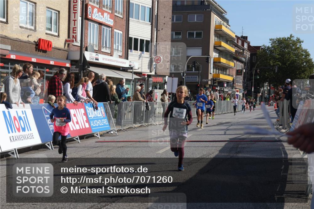 15.09.2024 - PSD Bank Halbmarathon Michael Strokosch http://msf.ph/oto/7071260 15.09.2024 10:27:51 Ziel 14, 27, 28, 37, 43, 73, 77, 103, 108, 128, 138, 230, 247, 249, 261, 296 meine-sportfotos.de