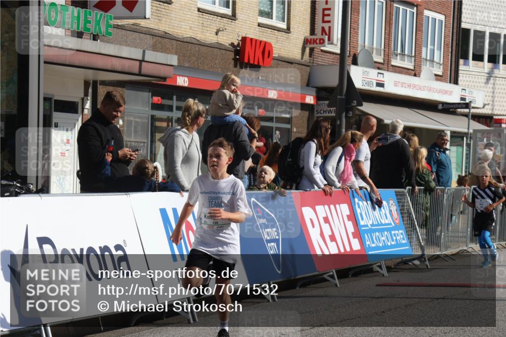 15.09.2024 - PSD Bank Halbmarathon Michael Strokosch http://msf.ph/oto/7071532 15.09.2024 10:28:13 Ziel 84, 89, 94, 132, 135, 149, 161, 166, 208, 217, 258, 262, 285, 293 meine-sportfotos.de