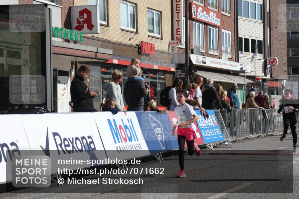15.09.2024 - PSD Bank Halbmarathon Michael Strokosch http://msf.ph/oto/7071662 15.09.2024 10:28:24 Ziel 26, 45, 89, 92, 135, 149, 166, 183, 184, 192, 243, 285 meine-sportfotos.de