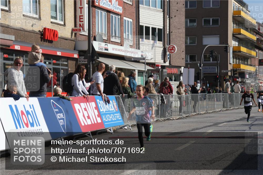 15.09.2024 - PSD Bank Halbmarathon Michael Strokosch http://msf.ph/oto/7071692 15.09.2024 10:28:28 Ziel 26, 45, 89, 92, 149, 162, 166, 183, 184, 192, 243, 273, 285 meine-sportfotos.de