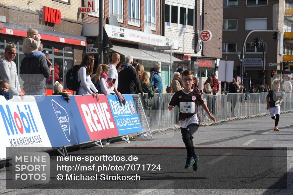 15.09.2024 - PSD Bank Halbmarathon Michael Strokosch http://msf.ph/oto/7071724 15.09.2024 10:28:32 Ziel 26, 45, 89, 92, 162, 183, 184, 192, 235, 243, 273, 305 meine-sportfotos.de