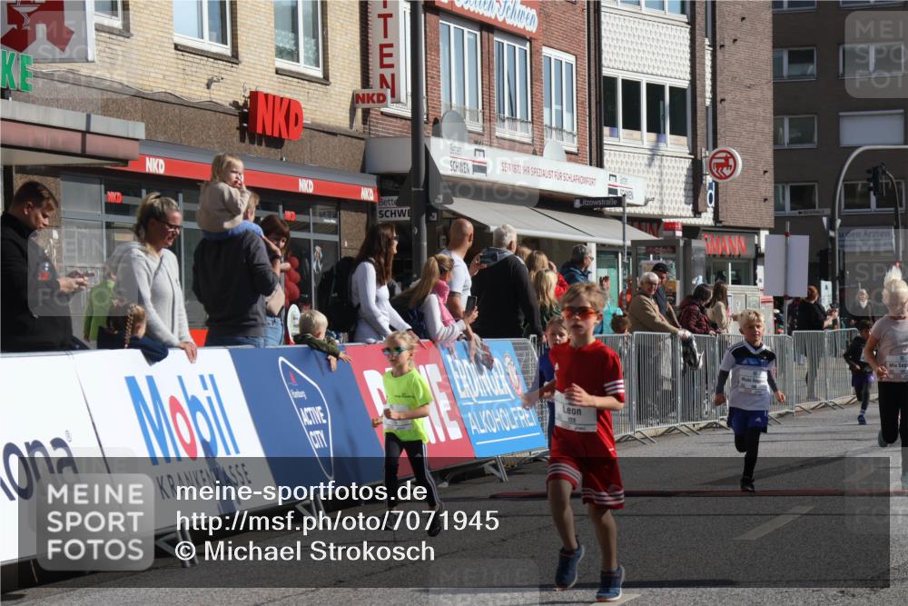 15.09.2024 - PSD Bank Halbmarathon Michael Strokosch http://msf.ph/oto/7071945 15.09.2024 10:28:54 Ziel 106, 107, 130, 137, 140, 154, 179, 189, 205, 222, 231, 292 meine-sportfotos.de