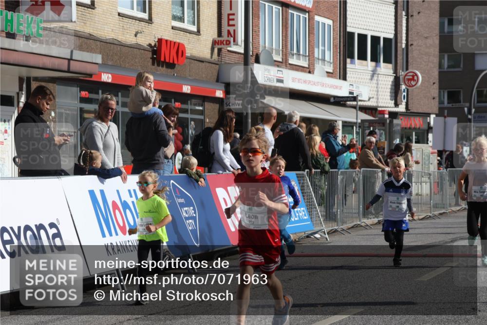 15.09.2024 - PSD Bank Halbmarathon Michael Strokosch http://msf.ph/oto/7071963 15.09.2024 10:28:55 Ziel 106, 107, 130, 137, 140, 154, 170, 179, 189, 205, 222, 231, 288, 292 meine-sportfotos.de