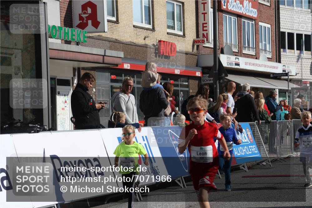 15.09.2024 - PSD Bank Halbmarathon Michael Strokosch http://msf.ph/oto/7071966 15.09.2024 10:28:55 Ziel 106, 107, 130, 137, 140, 154, 170, 179, 189, 205, 222, 231, 288, 292 meine-sportfotos.de