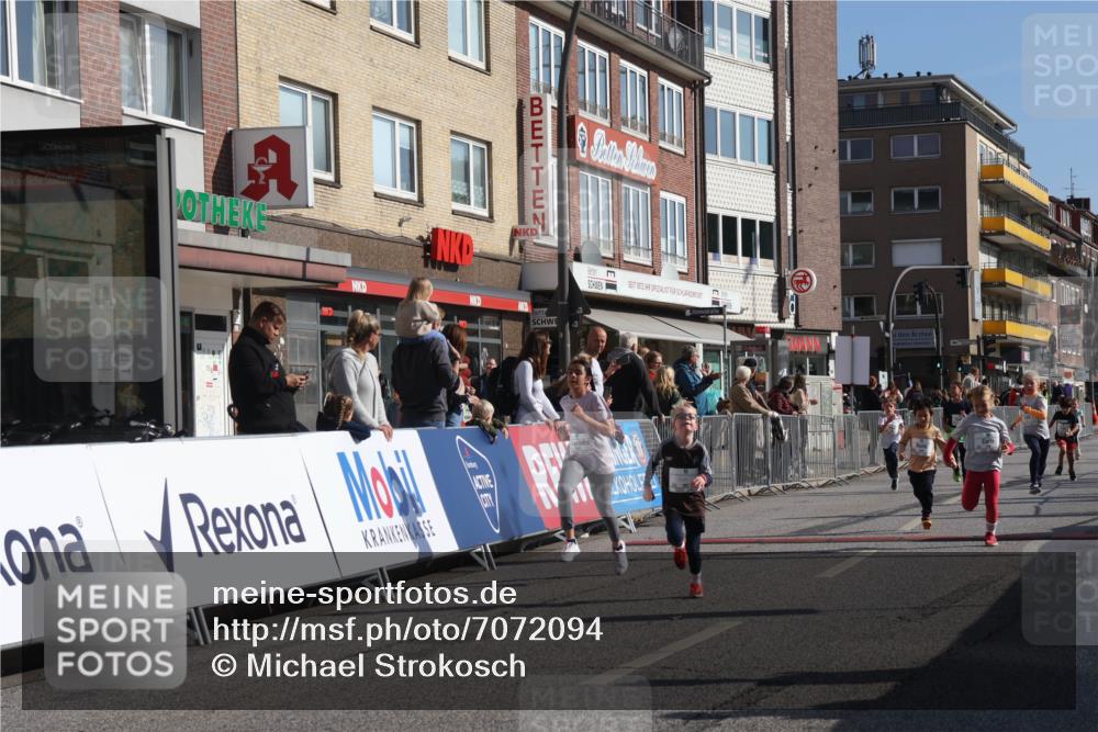 15.09.2024 - PSD Bank Halbmarathon Michael Strokosch http://msf.ph/oto/7072094 15.09.2024 10:29:06 Ziel 5, 12, 47, 70, 106, 107, 137, 150, 154, 170, 179, 180, 189, 222, 231, 244, 271, 288, 292, 297 meine-sportfotos.de