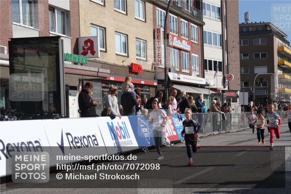15.09.2024 - PSD Bank Halbmarathon Michael Strokosch http://msf.ph/oto/7072098 15.09.2024 10:29:06 Ziel 5, 12, 47, 70, 106, 107, 137, 150, 154, 170, 179, 180, 189, 222, 231, 244, 271, 288, 292, 297 meine-sportfotos.de