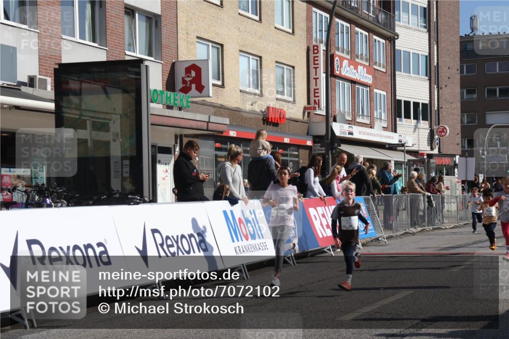15.09.2024 - PSD Bank Halbmarathon Michael Strokosch http://msf.ph/oto/7072102 15.09.2024 10:29:06 Ziel 5, 12, 47, 70, 106, 107, 137, 150, 154, 170, 179, 180, 189, 222, 231, 244, 271, 288, 292, 297 meine-sportfotos.de