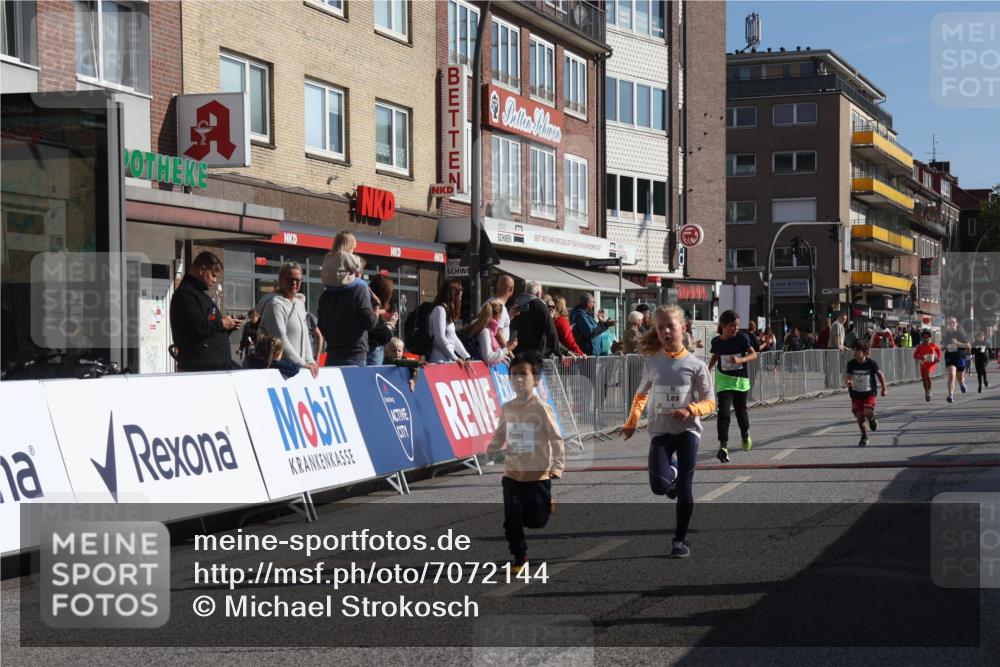 15.09.2024 - PSD Bank Halbmarathon Michael Strokosch http://msf.ph/oto/7072144 15.09.2024 10:29:09 Ziel 5, 12, 47, 70, 150, 154, 170, 180, 189, 231, 244, 254, 255, 271, 288, 292, 297 meine-sportfotos.de