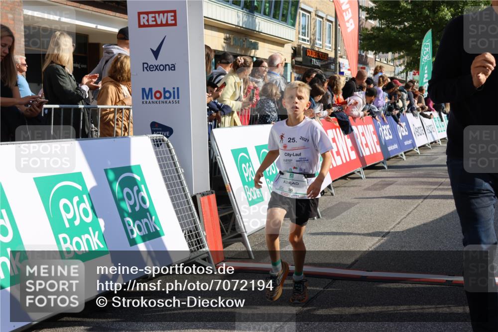 15.09.2024 - PSD Bank Halbmarathon Strokosch-Dieckow http://msf.ph/oto/7072194 15.09.2024 10:28:54 Ziel 26, 130, 162, 184, 192, 205, 235, 243, 273, 305 meine-sportfotos.de
