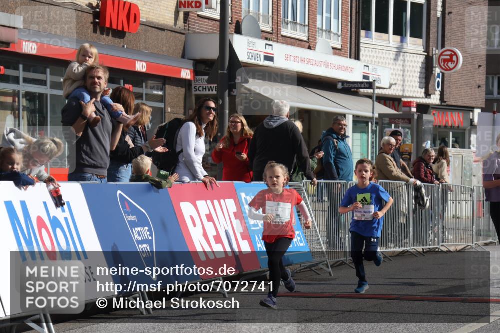 15.09.2024 - PSD Bank Halbmarathon Michael Strokosch http://msf.ph/oto/7072741 15.09.2024 10:30:04 Ziel 32, 97, 127, 129, 156, 252, 264, 281, 289, 306 meine-sportfotos.de
