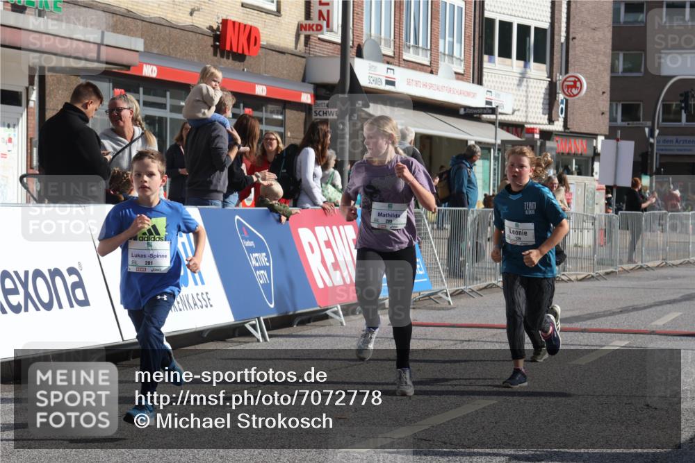 15.09.2024 - PSD Bank Halbmarathon Michael Strokosch http://msf.ph/oto/7072778 15.09.2024 10:30:06 Ziel 32, 97, 129, 156, 252, 281, 289, 306 meine-sportfotos.de