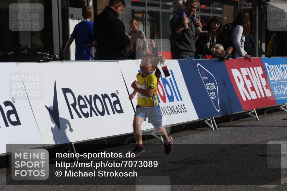15.09.2024 - PSD Bank Halbmarathon Michael Strokosch http://msf.ph/oto/7073089 15.09.2024 10:30:55 Ziel 25, 38, 44, 126, 141, 145, 147, 207, 234, 277 meine-sportfotos.de