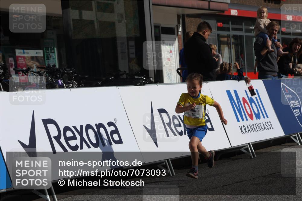 15.09.2024 - PSD Bank Halbmarathon Michael Strokosch http://msf.ph/oto/7073093 15.09.2024 10:30:55 Ziel 25, 38, 44, 126, 141, 145, 147, 207, 234, 277 meine-sportfotos.de