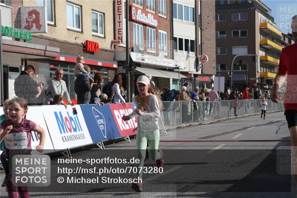 15.09.2024 - PSD Bank Halbmarathon Michael Strokosch http://msf.ph/oto/7073280 15.09.2024 10:31:13 Ziel 24, 25, 39, 72, 78, 104, 105, 126, 158, 160, 163, 191, 277, 287 meine-sportfotos.de