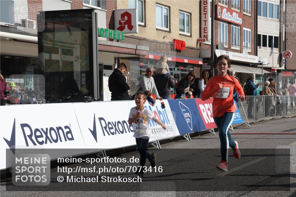 15.09.2024 - PSD Bank Halbmarathon Michael Strokosch http://msf.ph/oto/7073416 15.09.2024 10:31:31 Ziel 78, 158, 175, 201, 202, 250 meine-sportfotos.de