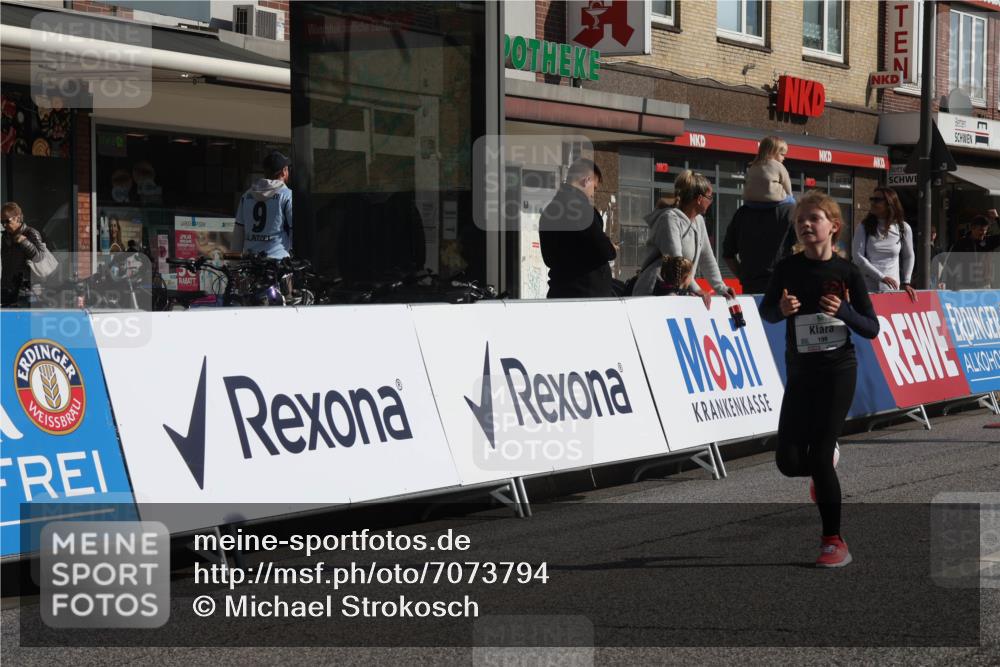 15.09.2024 - PSD Bank Halbmarathon Michael Strokosch http://msf.ph/oto/7073794 15.09.2024 10:32:06 Ziel 56, 148, 193, 199, 280 meine-sportfotos.de