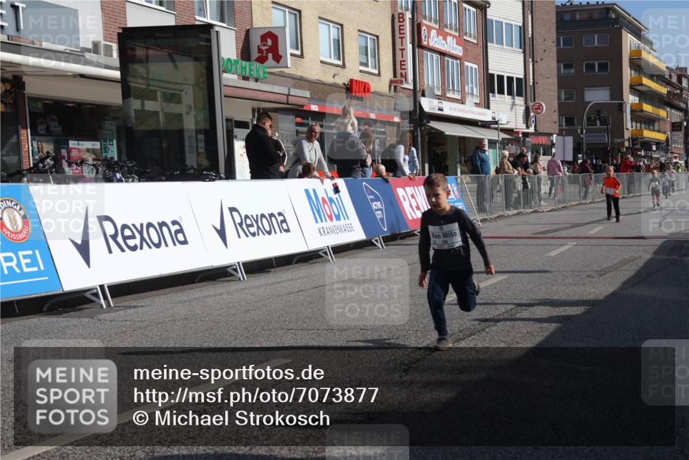 15.09.2024 - PSD Bank Halbmarathon Michael Strokosch http://msf.ph/oto/7073877 15.09.2024 10:32:15 Ziel 68, 148, 193, 199, 280, 301 meine-sportfotos.de