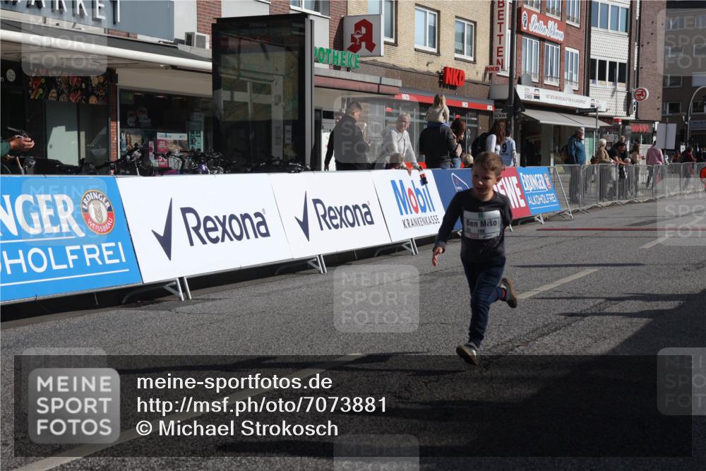 15.09.2024 - PSD Bank Halbmarathon Michael Strokosch http://msf.ph/oto/7073881 15.09.2024 10:32:16 Ziel 68, 148, 193, 199, 280, 301 meine-sportfotos.de