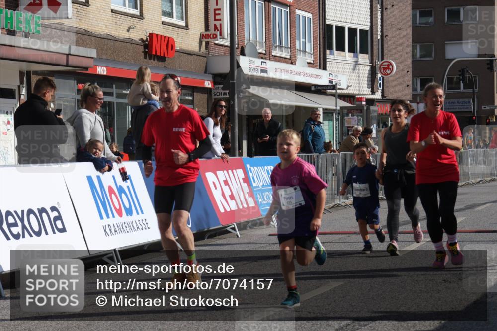 15.09.2024 - PSD Bank Halbmarathon Michael Strokosch http://msf.ph/oto/7074157 15.09.2024 10:32:39 Ziel 1, 4, 33, 40, 83, 157, 176, 182, 232, 241, 275, 283, 302 meine-sportfotos.de