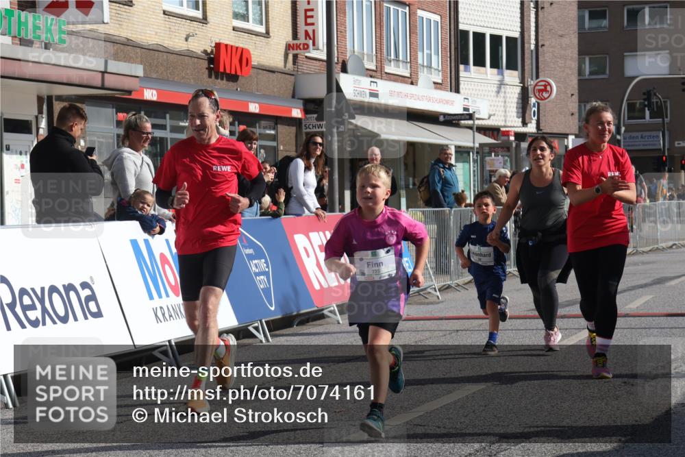 15.09.2024 - PSD Bank Halbmarathon Michael Strokosch http://msf.ph/oto/7074161 15.09.2024 10:32:39 Ziel 1, 4, 33, 40, 83, 157, 176, 182, 232, 241, 275, 283, 302 meine-sportfotos.de