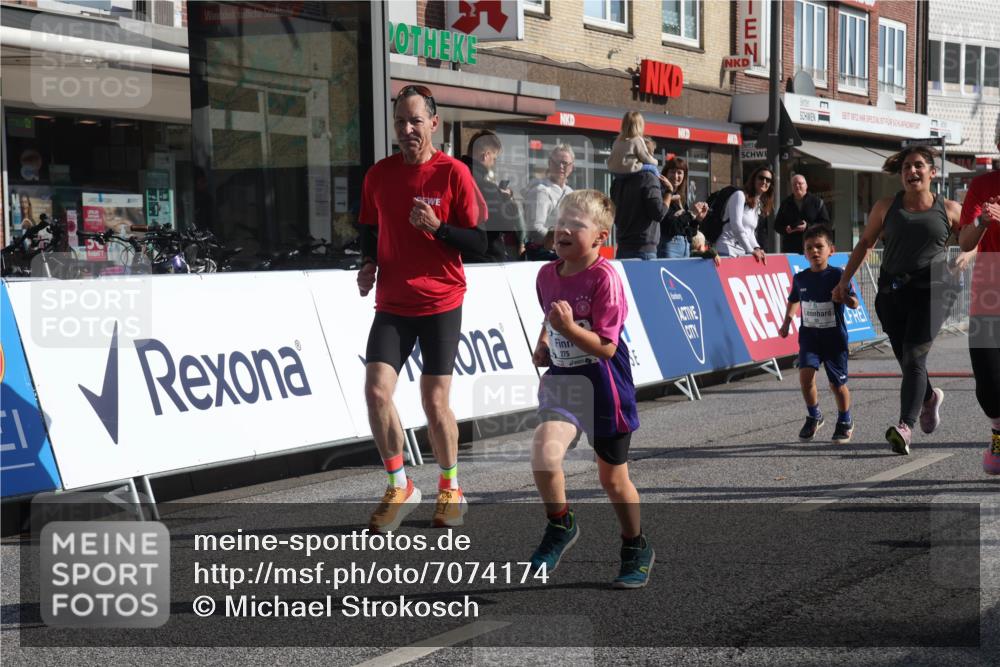 15.09.2024 - PSD Bank Halbmarathon Michael Strokosch http://msf.ph/oto/7074174 15.09.2024 10:32:40 Ziel 1, 4, 33, 83, 182, 232, 241, 275, 283, 302 meine-sportfotos.de
