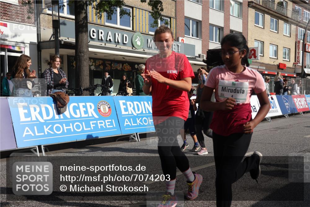 15.09.2024 - PSD Bank Halbmarathon Michael Strokosch http://msf.ph/oto/7074203 15.09.2024 10:32:42 Ziel 1, 4, 33, 182, 232, 241, 275, 283, 302 meine-sportfotos.de