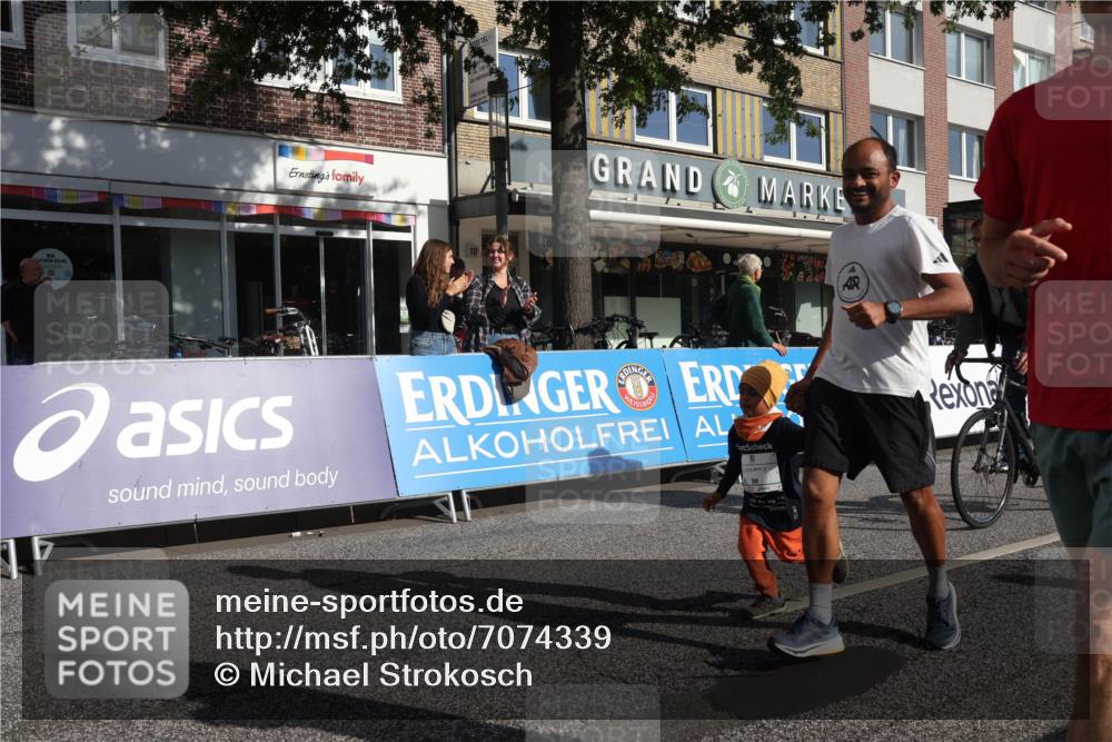 15.09.2024 - PSD Bank Halbmarathon Michael Strokosch http://msf.ph/oto/7074339 15.09.2024 10:33:17 Ziel 224, 304 meine-sportfotos.de