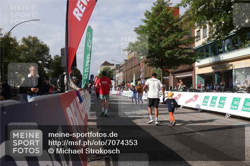 15.09.2024 - PSD Bank Halbmarathon Michael Strokosch http://msf.ph/oto/7074353 15.09.2024 10:33:21 Ziel 224, 304 meine-sportfotos.de