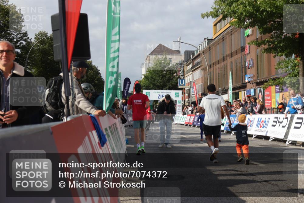 15.09.2024 - PSD Bank Halbmarathon Michael Strokosch http://msf.ph/oto/7074372 15.09.2024 10:33:23 Ziel 304 meine-sportfotos.de