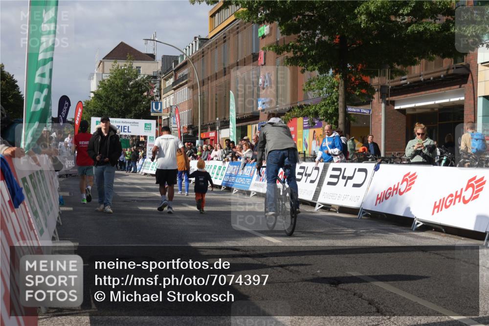 15.09.2024 - PSD Bank Halbmarathon Michael Strokosch http://msf.ph/oto/7074397 15.09.2024 10:33:26 Ziel  meine-sportfotos.de
