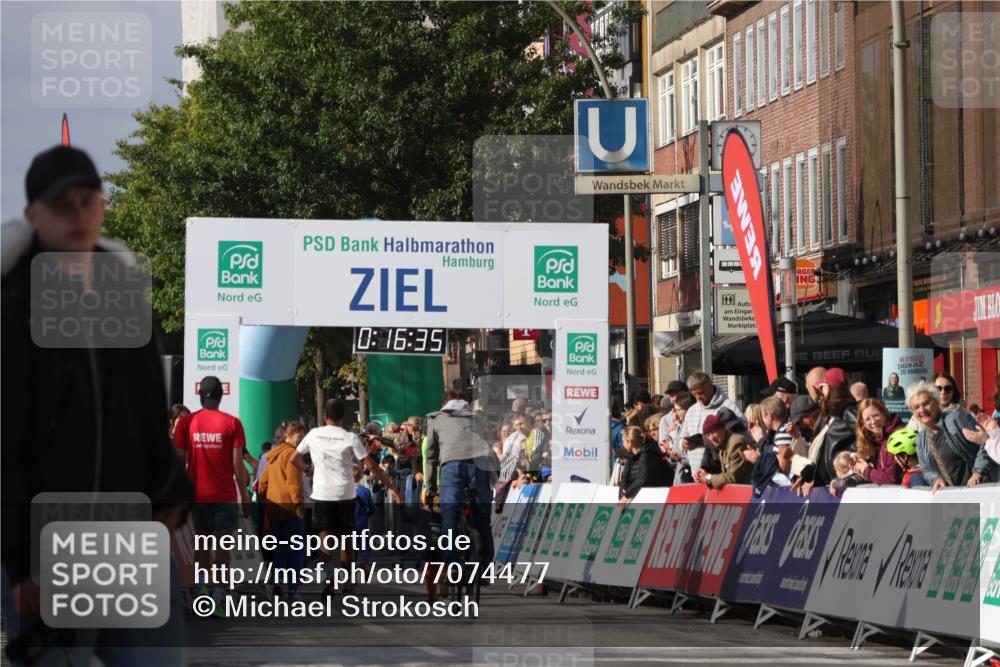 15.09.2024 - PSD Bank Halbmarathon Michael Strokosch http://msf.ph/oto/7074477 15.09.2024 10:33:41 Ziel  meine-sportfotos.de