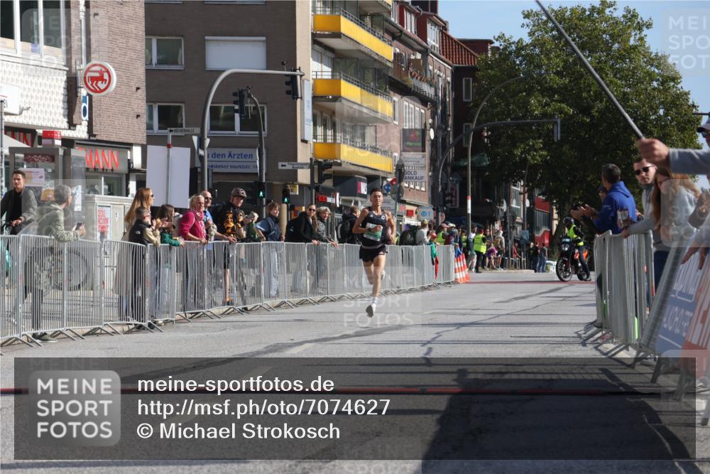15.09.2024 - PSD Bank Halbmarathon Michael Strokosch http://msf.ph/oto/7074627 15.09.2024 11:02:06 Ziel 447, 448, 1001 meine-sportfotos.de