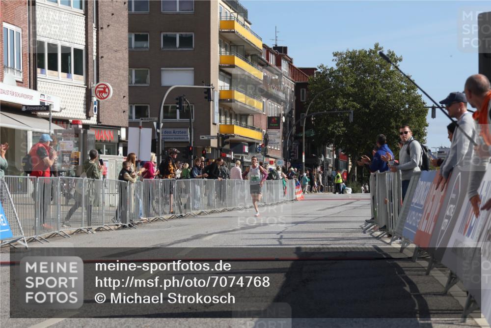 15.09.2024 - PSD Bank Halbmarathon Michael Strokosch http://msf.ph/oto/7074768 15.09.2024 11:02:34 Ziel 449 meine-sportfotos.de