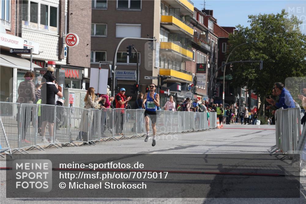 15.09.2024 - PSD Bank Halbmarathon Michael Strokosch http://msf.ph/oto/7075017 15.09.2024 11:04:40 Ziel 451, 453 meine-sportfotos.de