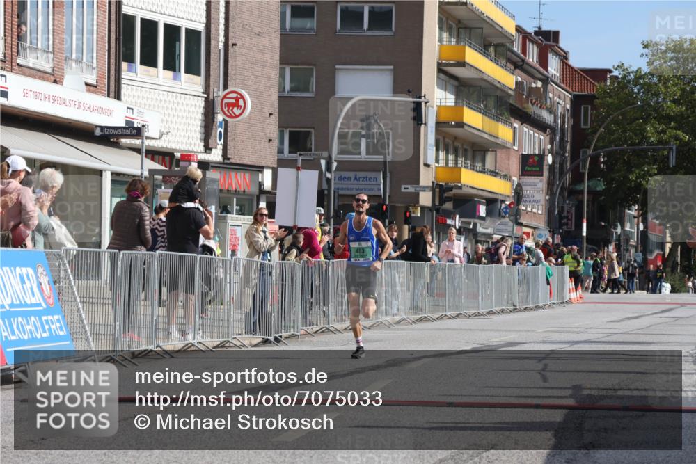 15.09.2024 - PSD Bank Halbmarathon Michael Strokosch http://msf.ph/oto/7075033 15.09.2024 11:04:41 Ziel 451, 453 meine-sportfotos.de