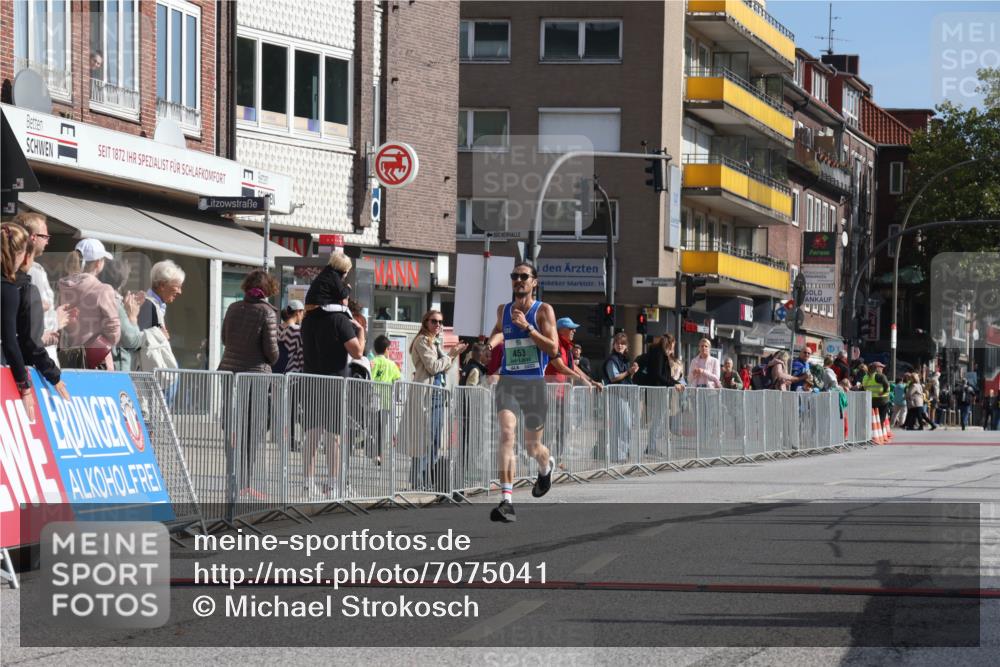 15.09.2024 - PSD Bank Halbmarathon Michael Strokosch http://msf.ph/oto/7075041 15.09.2024 11:04:42 Ziel 451, 453 meine-sportfotos.de