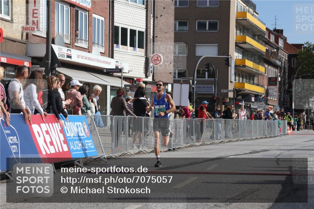 15.09.2024 - PSD Bank Halbmarathon Michael Strokosch http://msf.ph/oto/7075057 15.09.2024 11:04:42 Ziel 451, 453 meine-sportfotos.de