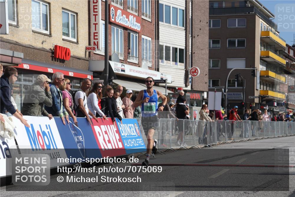 15.09.2024 - PSD Bank Halbmarathon Michael Strokosch http://msf.ph/oto/7075069 15.09.2024 11:04:43 Ziel 451, 453 meine-sportfotos.de