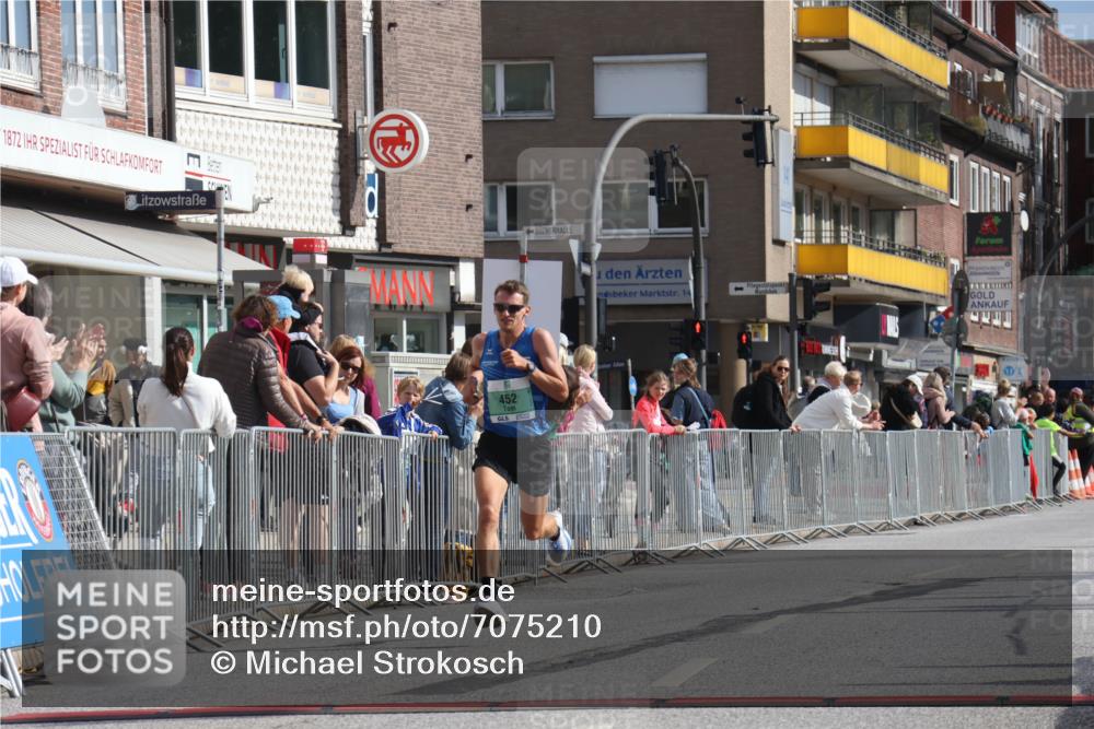 15.09.2024 - PSD Bank Halbmarathon Michael Strokosch http://msf.ph/oto/7075210 15.09.2024 11:05:44 Ziel 452 meine-sportfotos.de